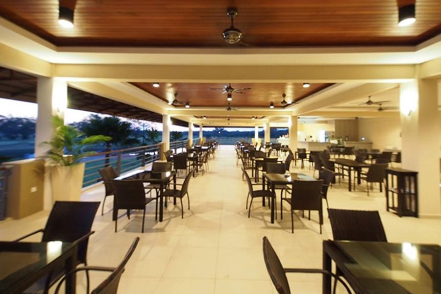 Amverton Cove Golf & Island Resort Banting  Exterior photo